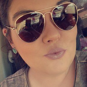 Meet your Posher, Kaili